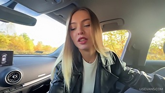 Een Hete Blondine Krijgt Een Blowjob En Slikt In Hd-Video!