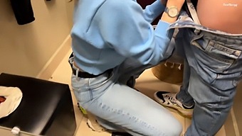 Intensiver Orgasmus: Echter Creampie In Der Umkleidekabine! Schau Mir Zu, Wie Ich Hart Komme, Während Ich Jeans Anprobiere. Hd-Qualität