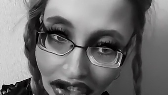 Oddaný Partner S Sexuálnou Závislosťou