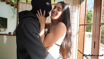 Amateur Teen'S Guide To Kissing: Tutorial And Practical Demonstration