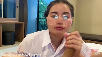 Petualangan Liar Seorang Siswi Yang Lucu Dan Menggoda Dalam Video Pribadi