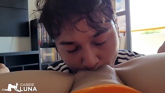 가비 루나는 재능 있는 사람들과 친밀한 영역을 공유하여 강렬한 침투와 사정을 보장합니다! 스퀴트 보장