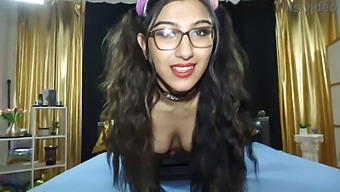 ديزي، أنت امرأة متحمسة جنسياً وموجهة نحو القذف..